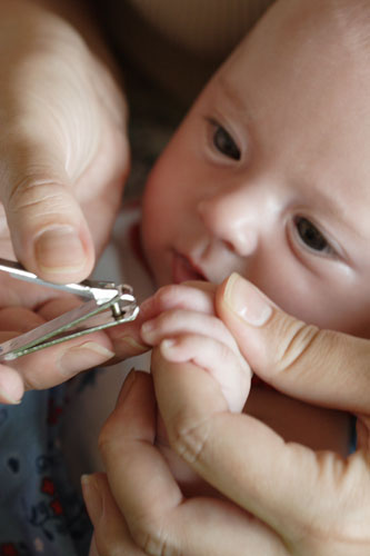 как подстригать ногти ребенку