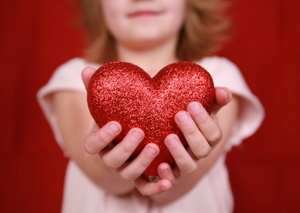 Лечение врожденного порока сердца у детей: нужна ли операция