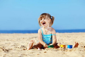 Загар для детей: как подготовить кожу и не испортить себе отпуск